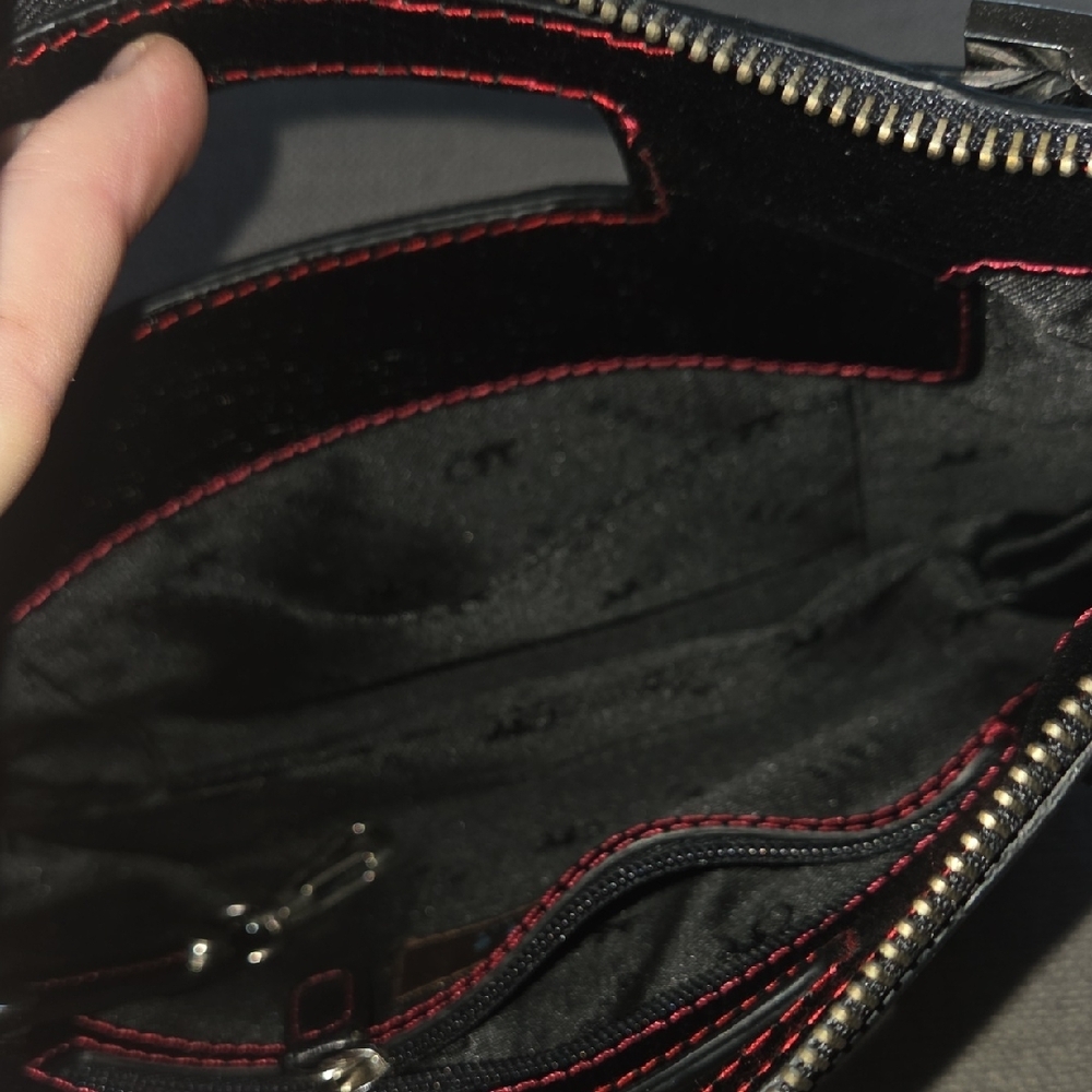 Easy Spirit Animal Print Clutch with Black Accents - Picture 4 of 9